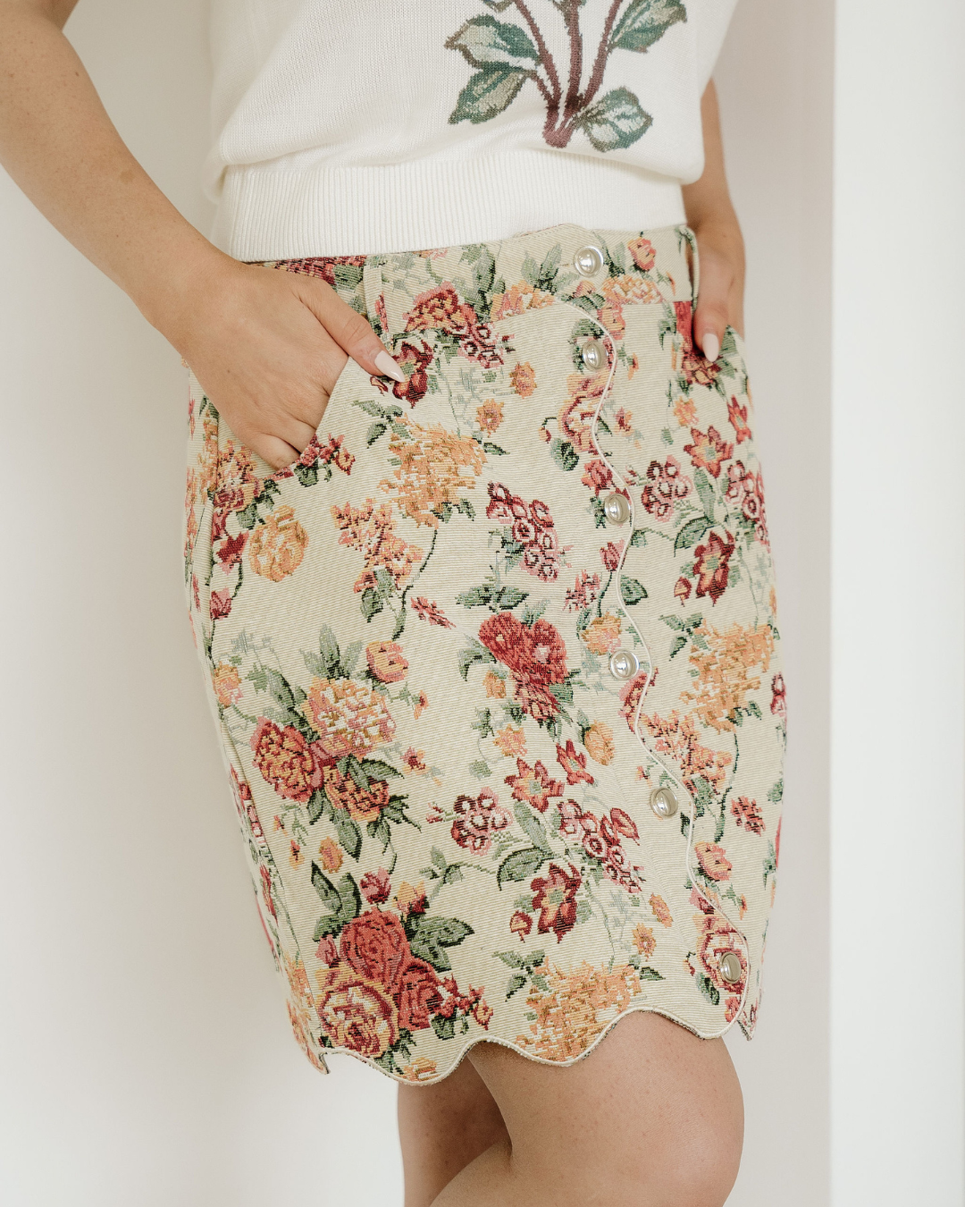 Buttoned Front Floral Scalloped Trim Mini Jacquard Floral Skirt
